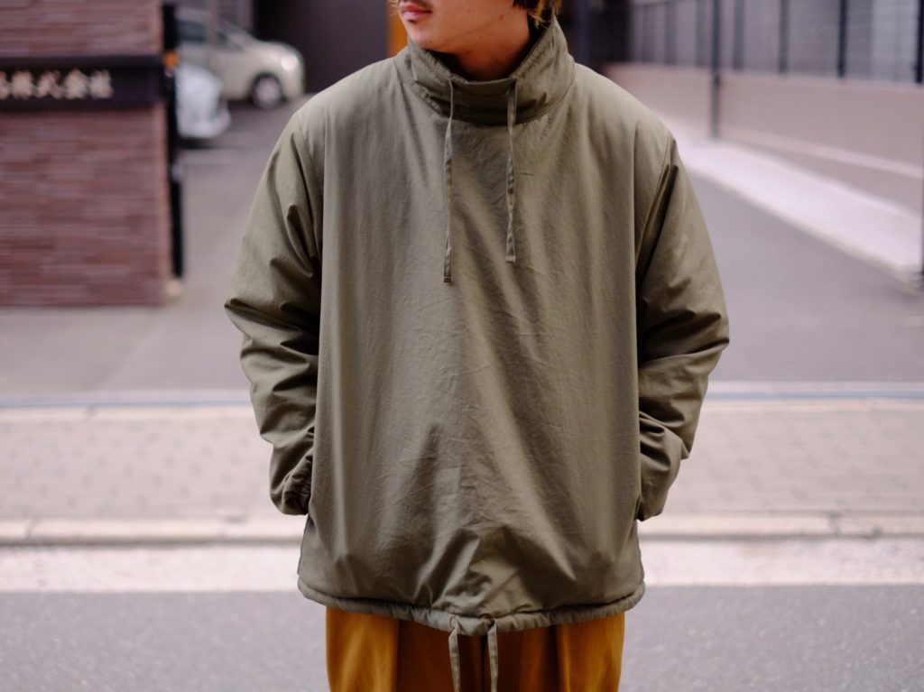 Insulated Mock Neck Pullover (MONITALY) | CATHEDRAL（カセドラル）