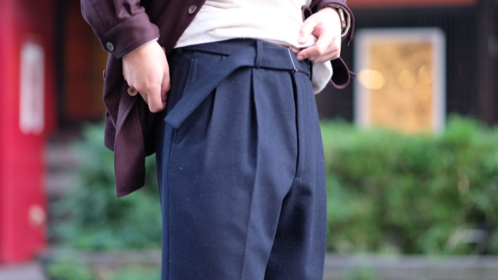 ヒップ100Auralee cashmere wool slacks - スラックス