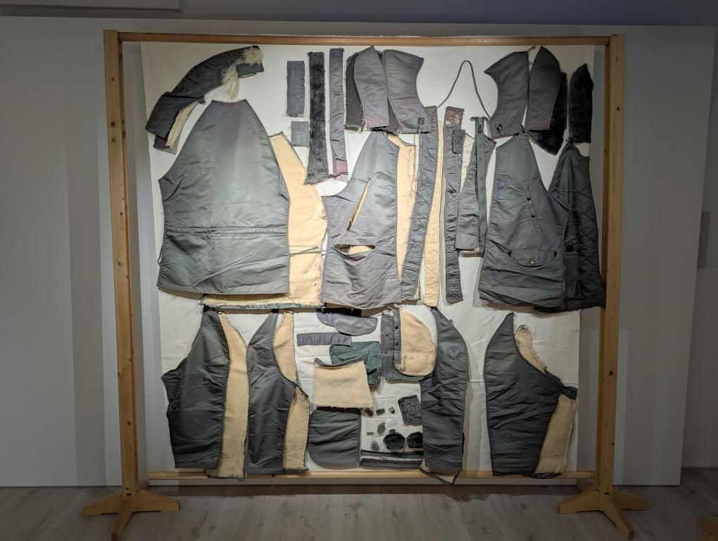 服ヲ掘ル
