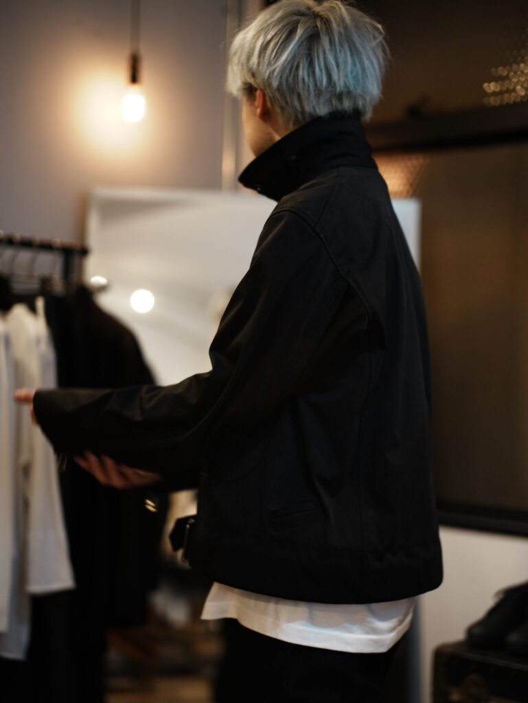 服ヲ掘ル