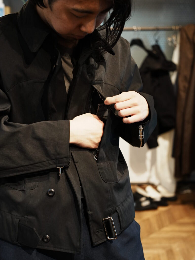 服ヲ掘ル