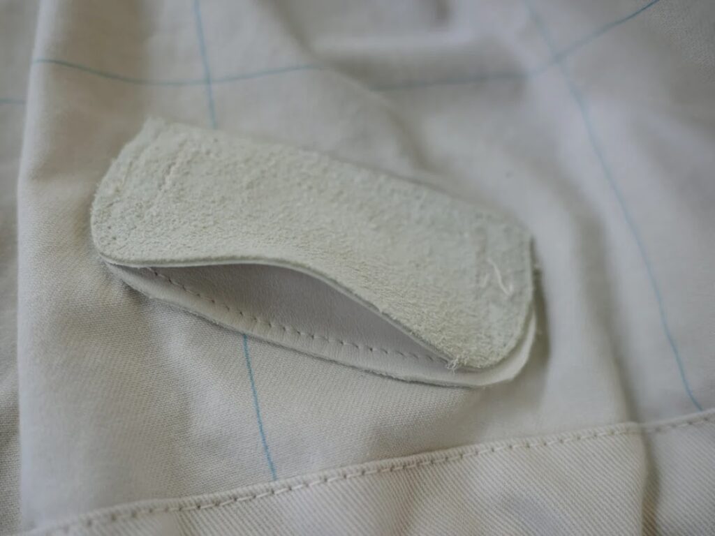 服ヲ掘ル