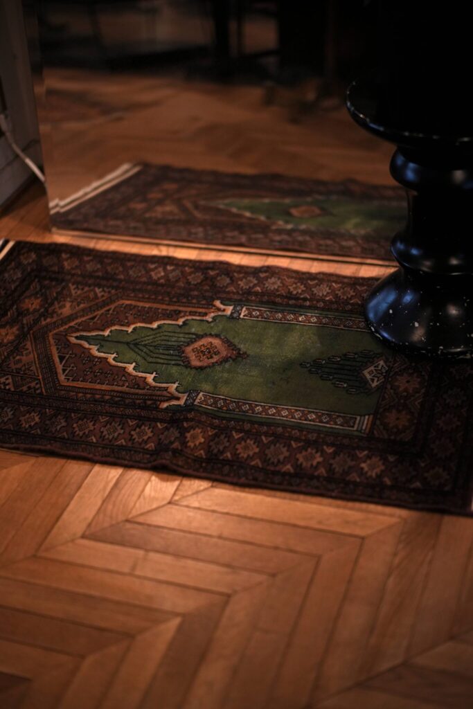 Vintage Rug Event