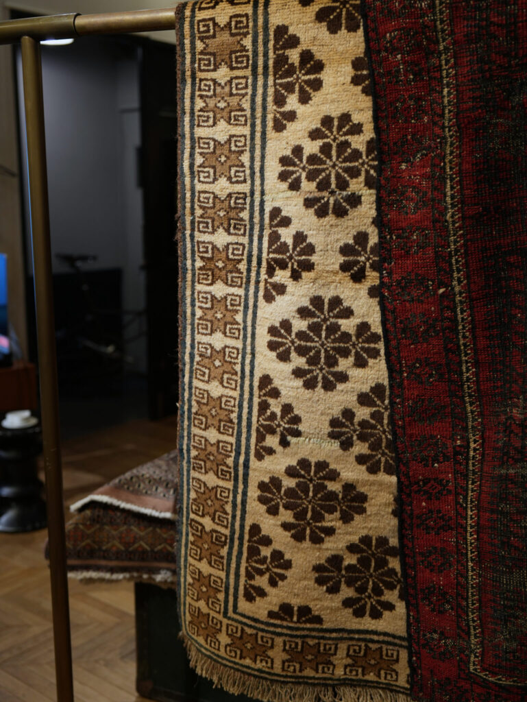 Vintage Rug Event