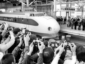 田中角栄とBATONERの関係