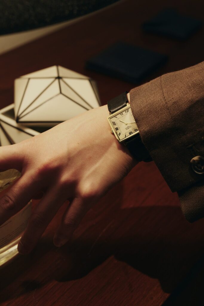 VAGUE WATCHにはロマンのかけらがある。 | CATHEDRAL（カセドラル）