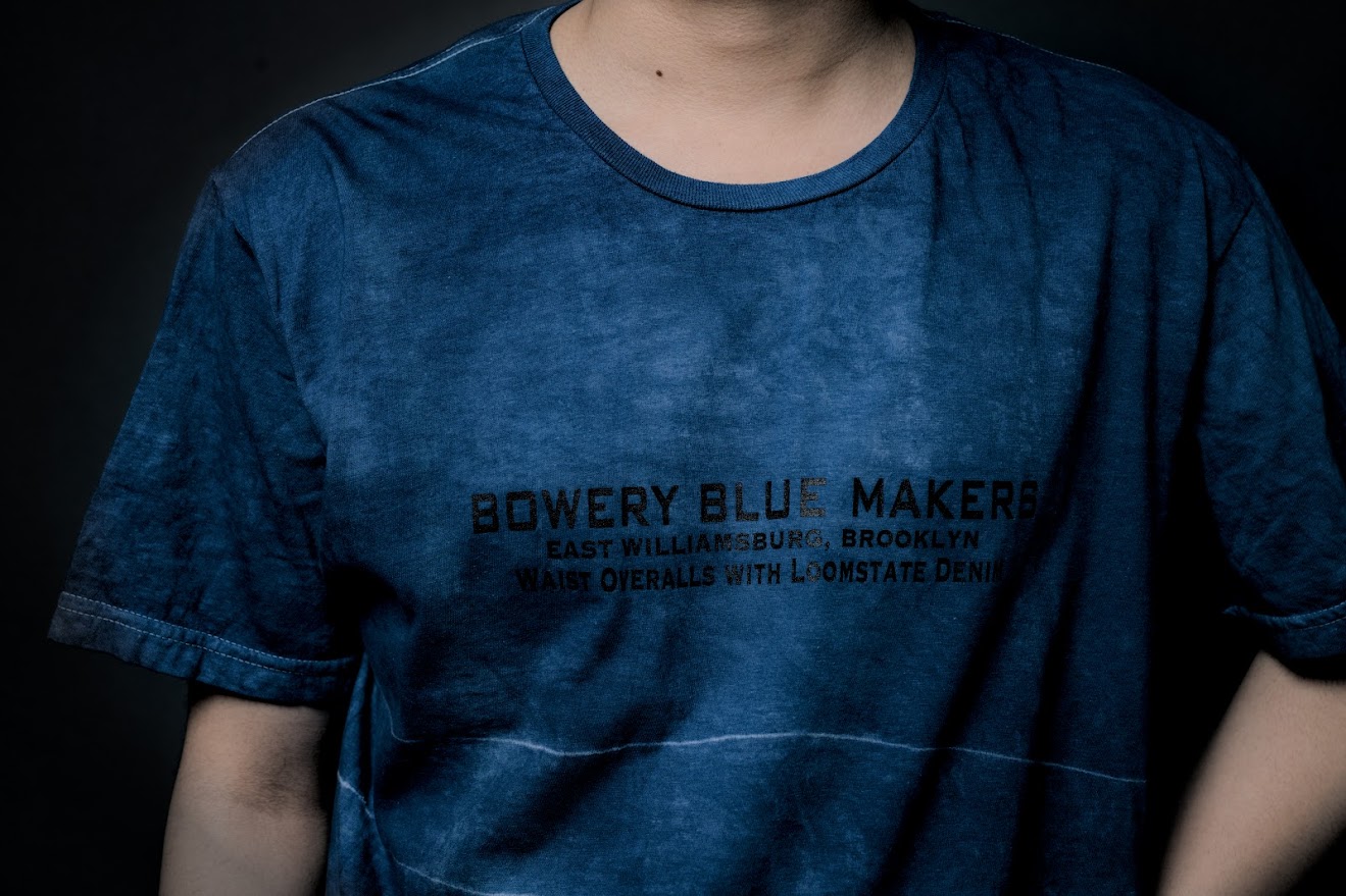 HELD IN BLUE 布に残る「制作の痕跡」